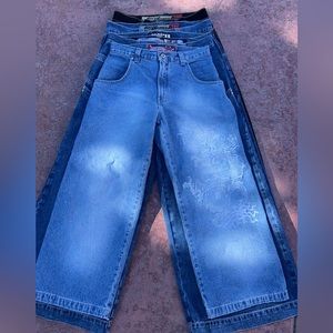 ‼️do not buy‼️looking to buy jnco jeans size 32 and up, lmk if you are selling